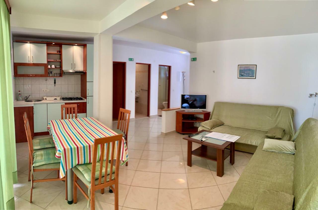 Apartments Nautic Zavala Exterior photo